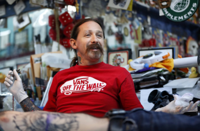 Who Is Oliver Peck? The Middle of Tattoo Art & Restaurant Ventures 3 Oliver Peck