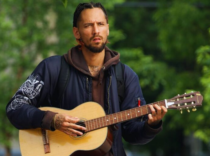 Who Is Jonathan Berkery? All About the Singer and Son of Tom Jones 3 jonathan berkery